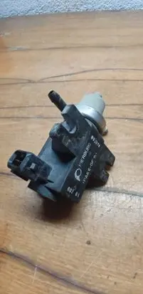 Volkswagen PASSAT B5 Turbo solenoid valve 1H0906627A