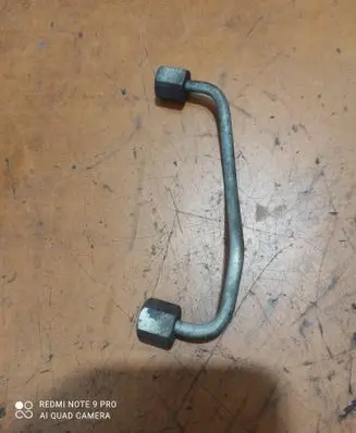 KIA Sorento Fuel injector supply line/pipe 