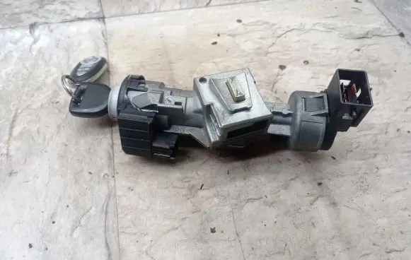 Mazda 3 I Ignition lock 3M513F880AB