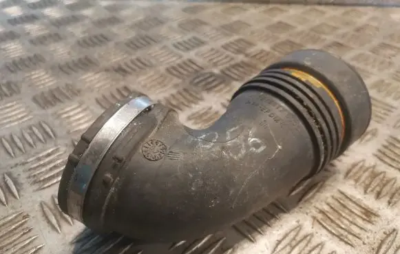 Mini One - Cooper Coupe R56 Air intake duct part 7563812