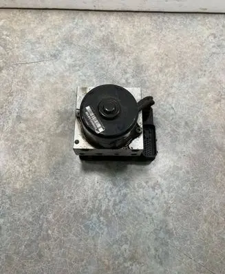 Volkswagen Golf V ABS Pump 1J0907379P MLS1B10G84 10094903313