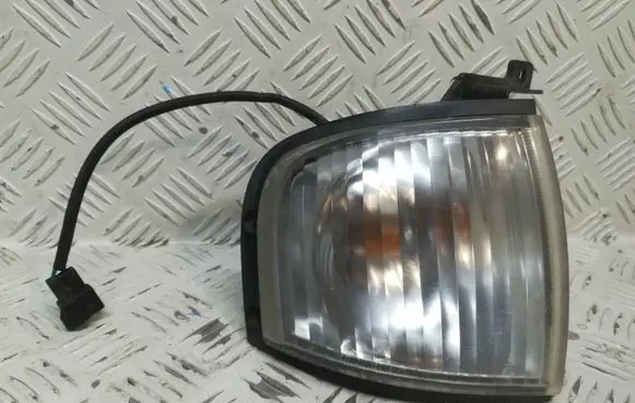 Mazda B2500 Front indicator light 21016299