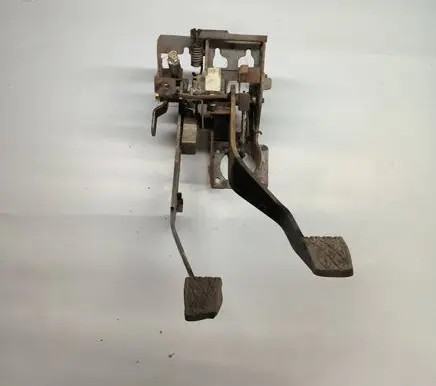 Suzuki Grand Vitara II Pedal assembly 