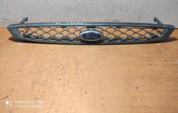 Ford Focus Front grill 2M518200AGW
