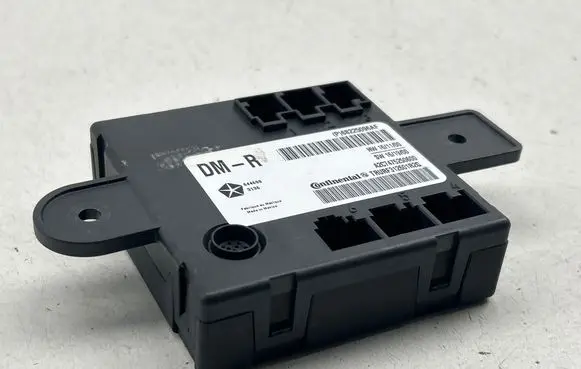 Chrysler Pacifica Sliding door control unit/module 68225096AF TRDRF312601R2C A2C7475250600