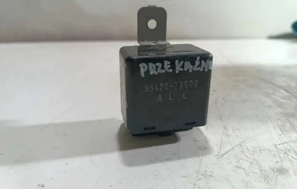 Hyundai Santa Fe Window wiper relay 95420-2B500