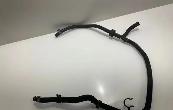 Mercedes-Benz ML W164 Engine coolant pipe/hose