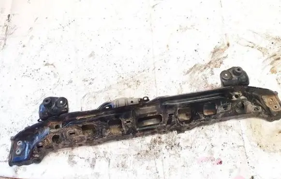 Toyota Yaris Radiator support slam panel