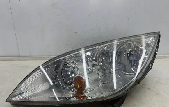 Mitsubishi Colt Headlight/headlamp mr957353