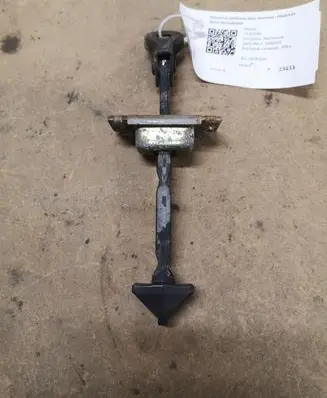 Mazda 3 I Front door check strap stopper