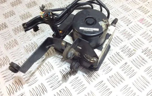 Ford Focus ABS Pump BV612C405AJ