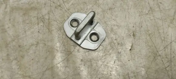 Mercedes-Benz E W212 Rear door lock loop/hook striker 11000049b