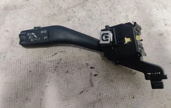 Volkswagen Golf V Indicator stalk 1K0953513G