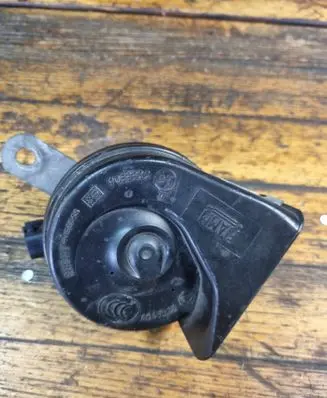 Renault Clio III Horn signal 55306AM806