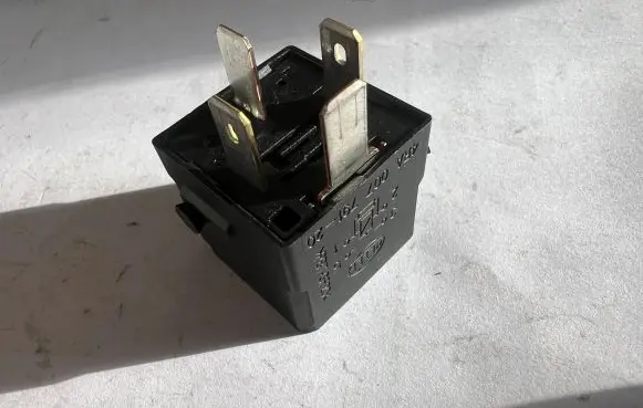 Volkswagen Tiguan Other relay 4H0951253A