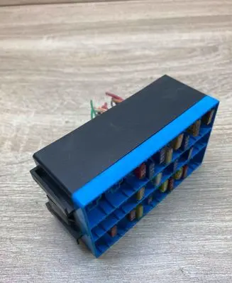Renault Megane II Fuse module 1096033J