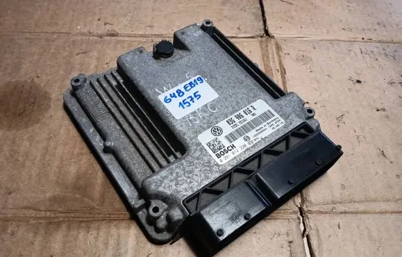 Volkswagen Golf Plus Engine control unit/module 03G906016R 0281012220 1039S08544