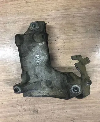 BMW 3 E90 E91 A/C compressor mount bracket 7505980