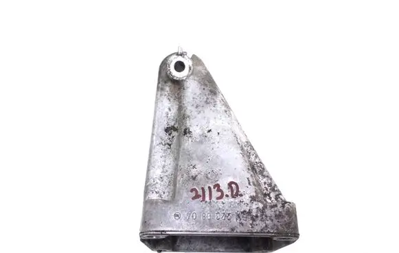 Mercedes-Benz E W211 Engine mounting bracket A6112230804