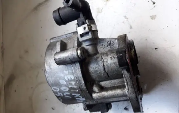 Renault Scenic II - Grand scenic II Vacuum pump