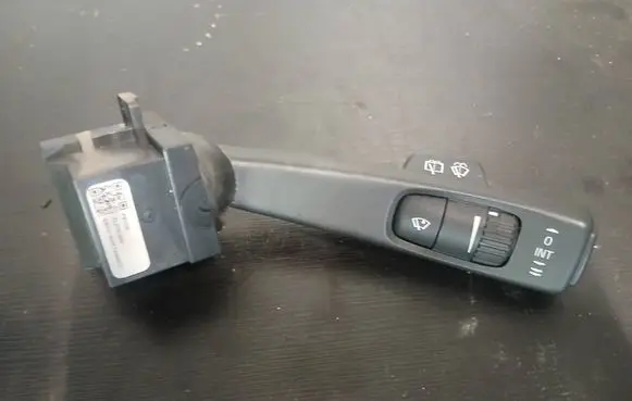 Volvo V70 Indicator stalk FBYDA 31275360