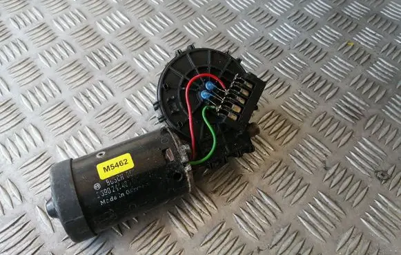 Mercedes-Benz E W210 Wiper motor 0390241420