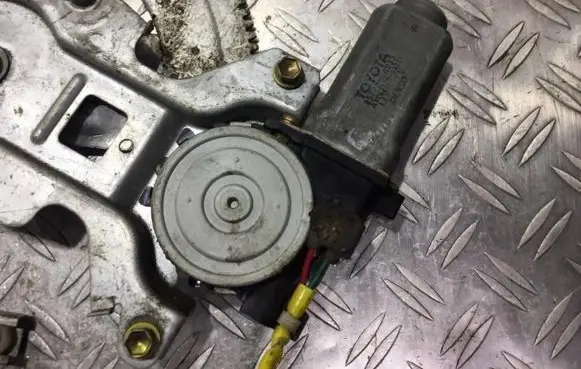 Toyota Camry Rear door window regulator motor 85720aa030 ay0621006921