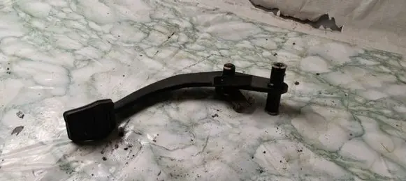 Ford Mondeo Mk III Brake pedal