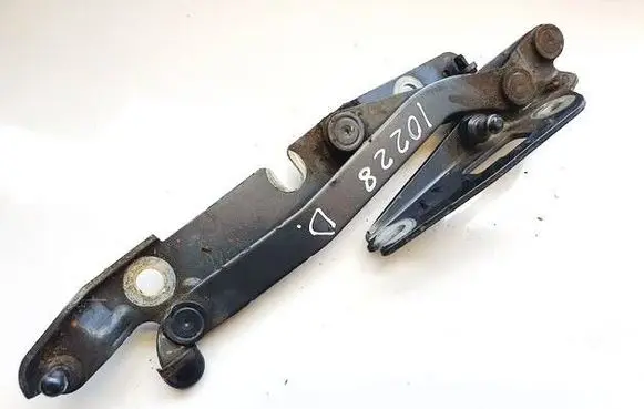 Audi A4 S4 B6 8E 8H Tailgate/trunk/boot hinge 8e6827302b