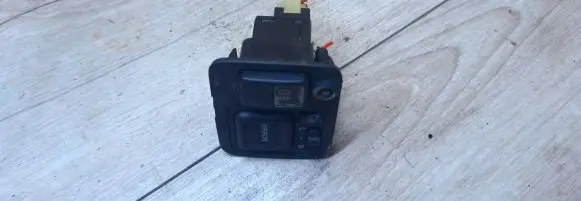 Honda HR-V Wing mirror switch M19628
