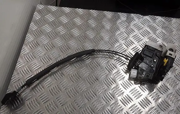 KIA Optima Front door lock a045777
