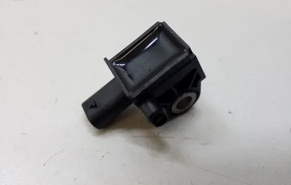 Chrysler Pacifica Airbag deployment crash/impact sensor 68185746AA