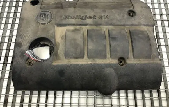 Fiat Bravo Engine cover (trim)