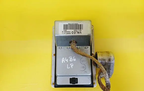 Audi A4 S4 B6 8E 8H Voltage converter/converter module 89001411