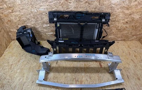 Peugeot 3008 II Radiator support slam panel