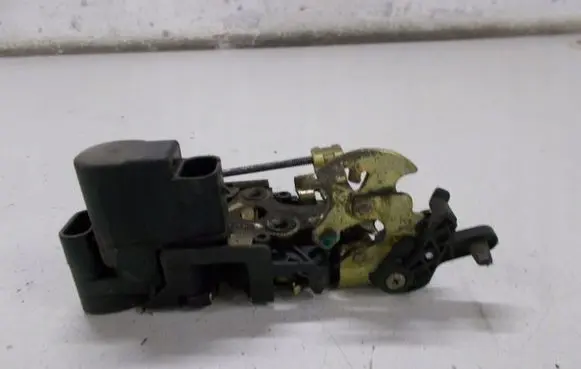 Chevrolet Nubira Rear door lock 