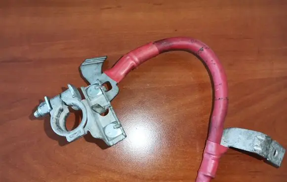 Opel Vivaro Positive cable (battery)