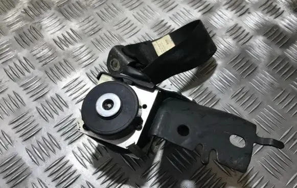 Mazda 3 I Rear seatbelt 6070217
