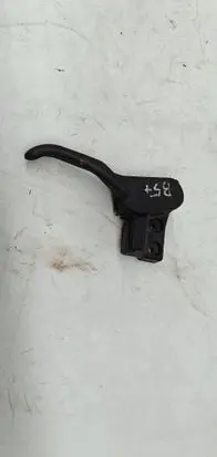 Volkswagen PASSAT B5 Engine bonnet (hood) release handle 3B1823533