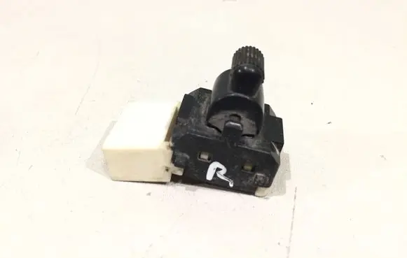 Subaru Impreza I Electric window control switch