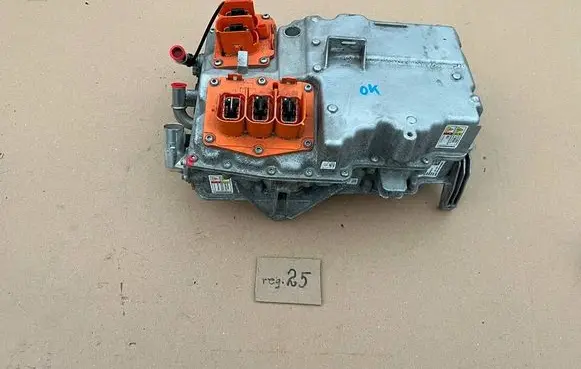 Volvo XC60 Voltage converter inverter 32144041 ZB0023500124