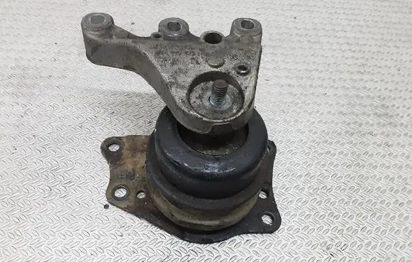 Volkswagen Polo Engine mount bracket 6Q0199262
