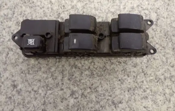 Mitsubishi Grandis Other switches/knobs/shifts