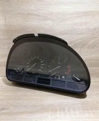 BMW 5 E39 Speedometer (instrument cluster) 6914913 110008735135