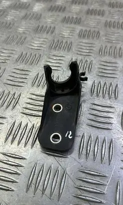Volvo S90, V90 Gear shift cable bracket 31367477