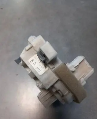 Mazda 6 Fuse module