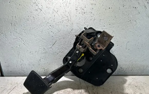Jeep Cherokee Pedal assembly 68306536AB T2Q1138A018