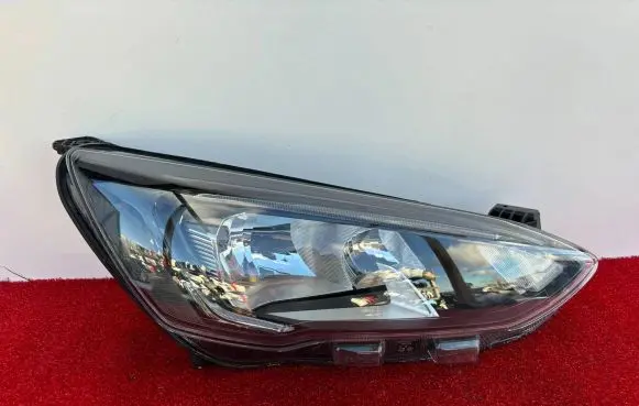 Ford Focus Headlight/headlamp 00201471