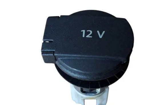 Volkswagen PASSAT B6 12 V Socket (rear) 