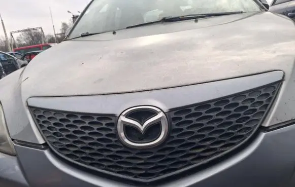 Mazda 3 I Front grill 